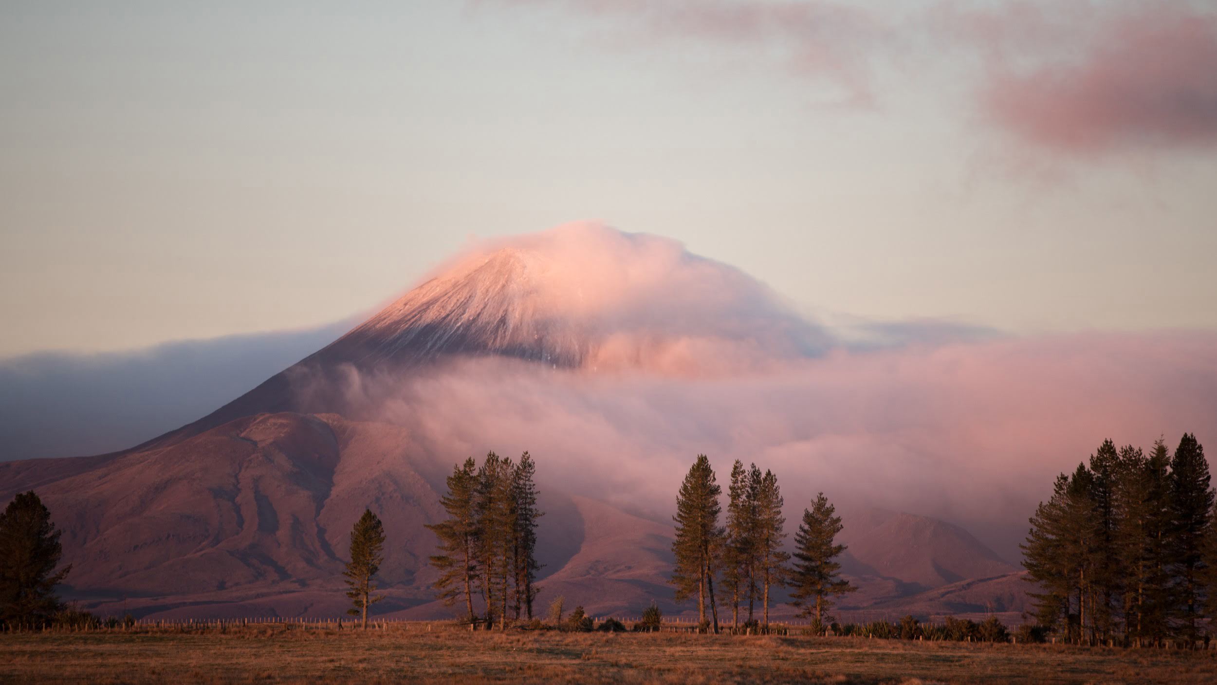 Martyn Davies Panorama Of Mt Ngauruhoe HB - Visit Ruapehu 