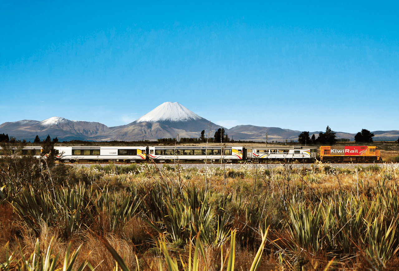 Northern-Explorer_Leaving-National-Park-Southbound-Wide.png