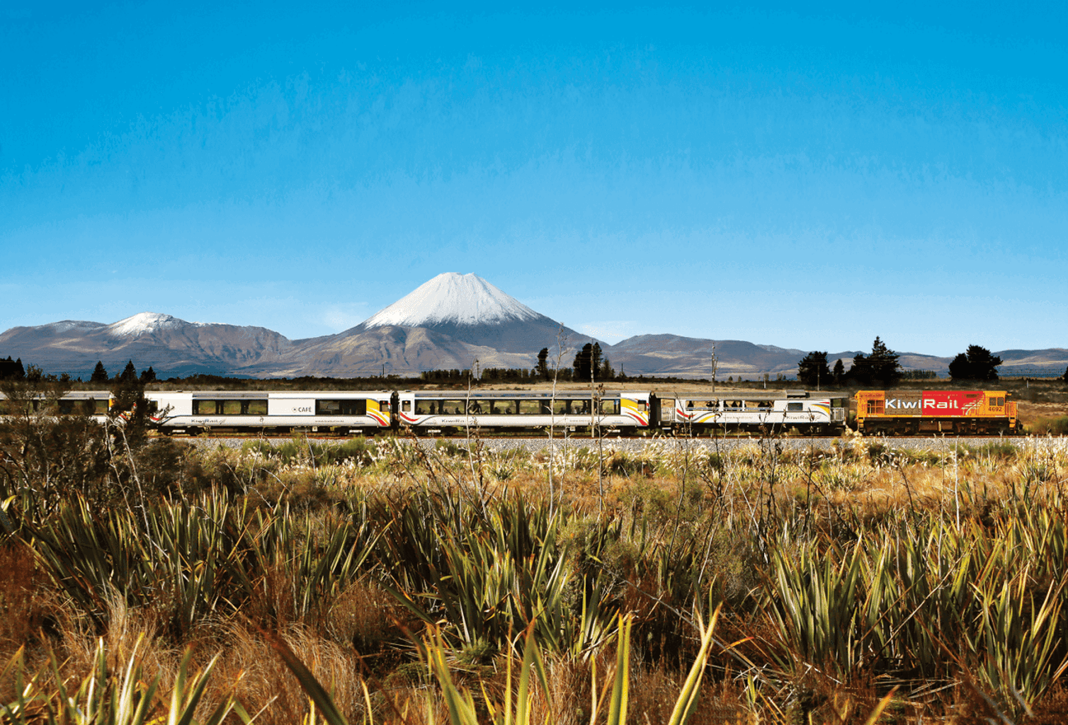 Northern-Explorer_Leaving-National-Park-Southbound-Wide