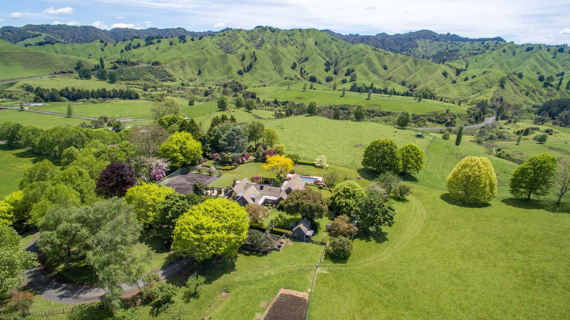 Omaka Lodge Forgotten World Highway.jpg